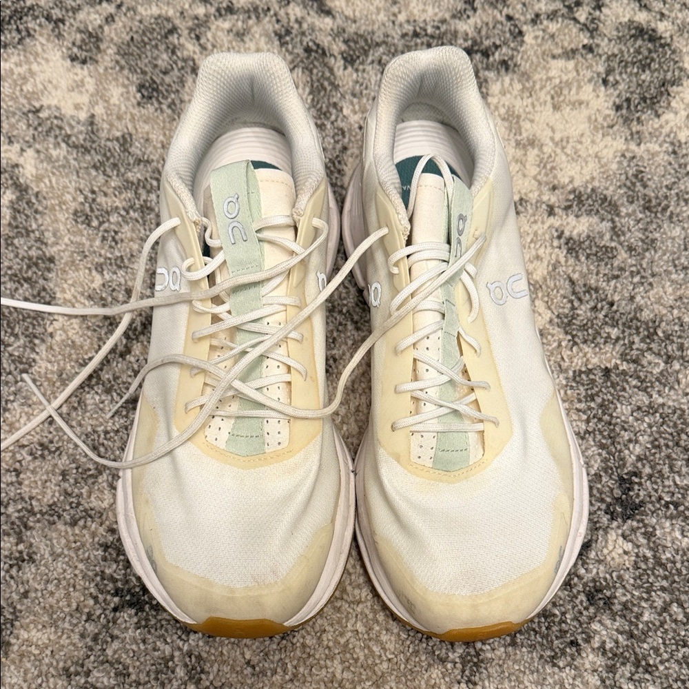 On Running Men’s White and Cream Sneakers